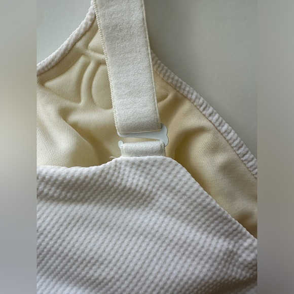 BERLEI - High Performance Underwire Non Padded Sports Bra White - 18DD (US 40DD) - Picture 8 of 11